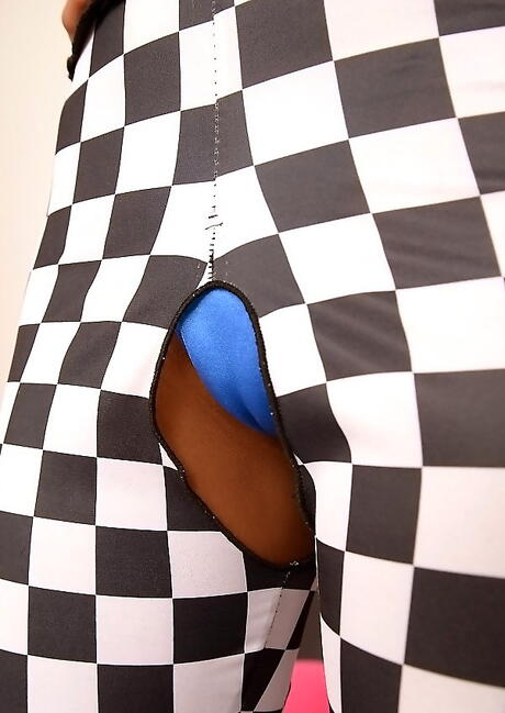 Stunning babe Lola exhibits her butt 